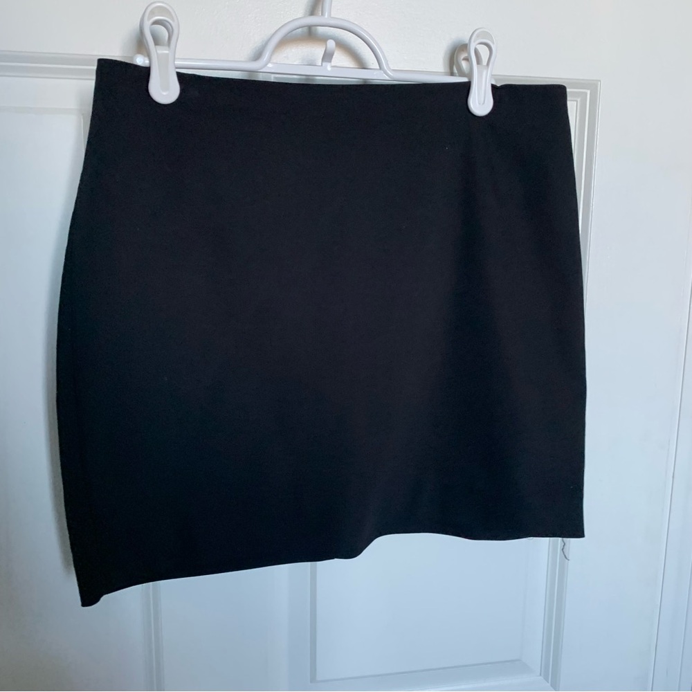 Black Lined Pencil Skirt
